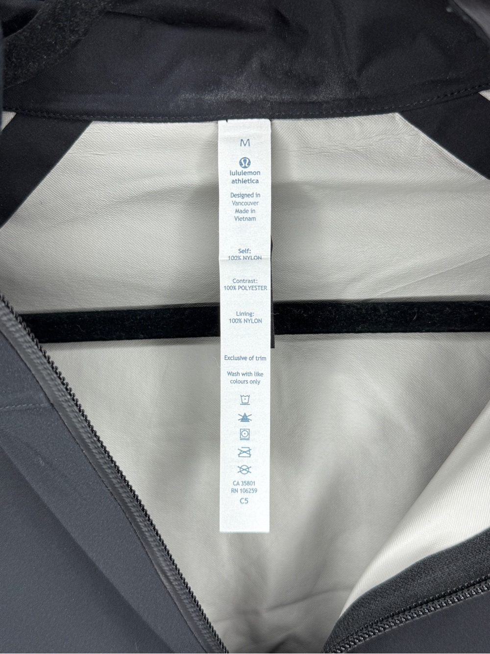 Lululemon Men’s Rain-jacket Black Waterproof Lightweight Versatile Sz M | EUC - Picture 3 of 5